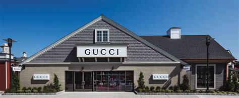 gucci outlet in woodbury commons.